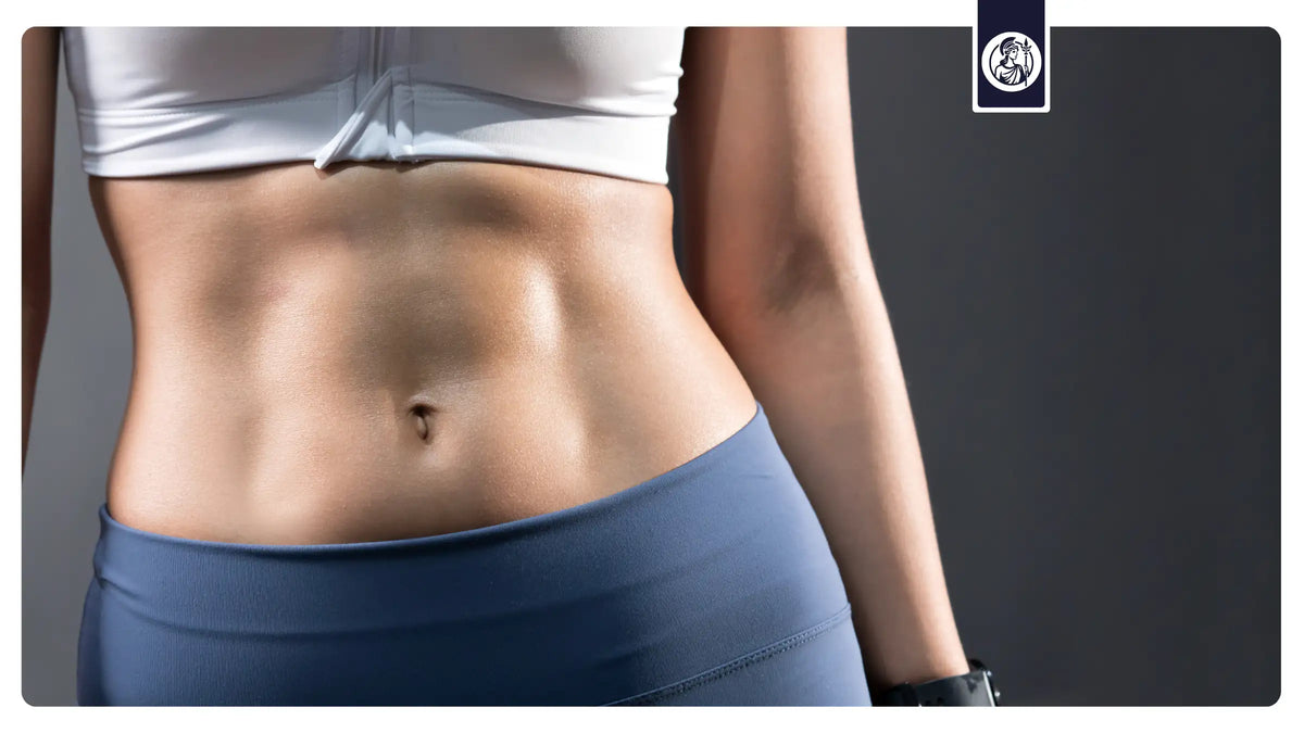 Sportliche Frau in Trainingskleidung als Symbol für Energie, Tagesrhythmus und die richtige Einnahme von NMN im Alltag.