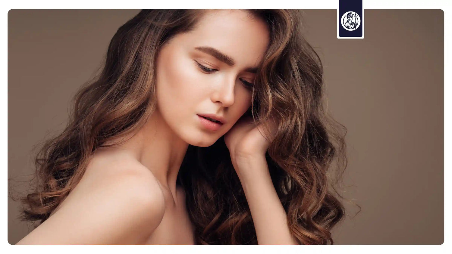 Junge Frau mit sauberer Haut ist zu sehen